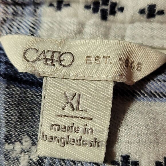 Cato XL woman's blue‎ plaid long sleeve button up shirt - Picture 5 of 7